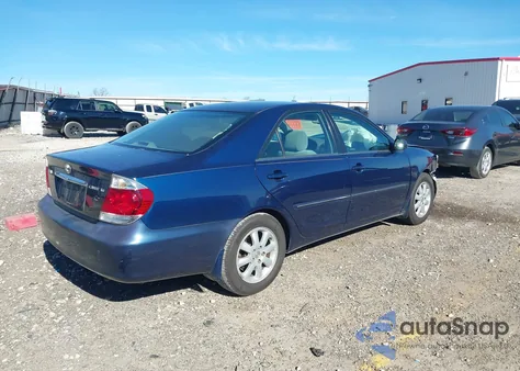 2005 Toyota Camry Xle z USA, uszkodzony, nr VIN 4T1BE30K25U075789